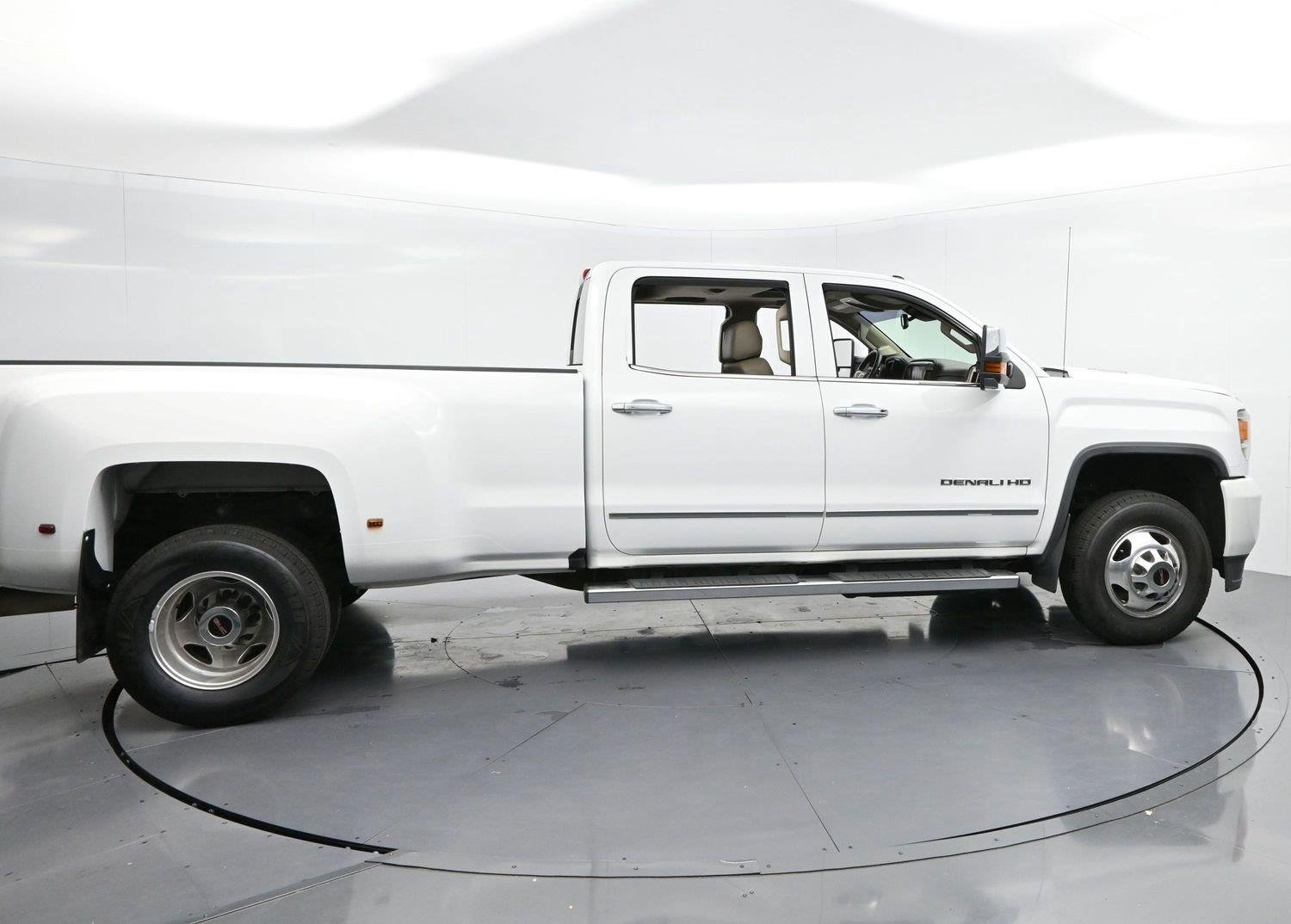 Used 2016 Summit White GMC Denali image 8