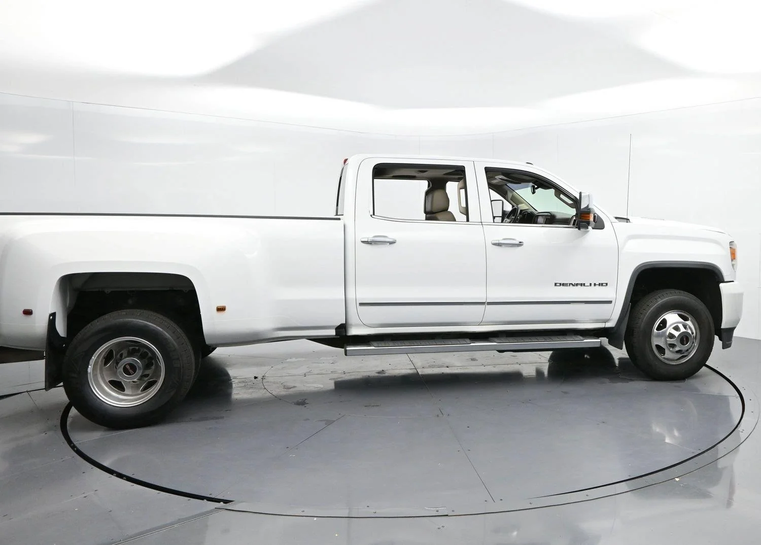 Used 2016 Summit White GMC Denali image 8