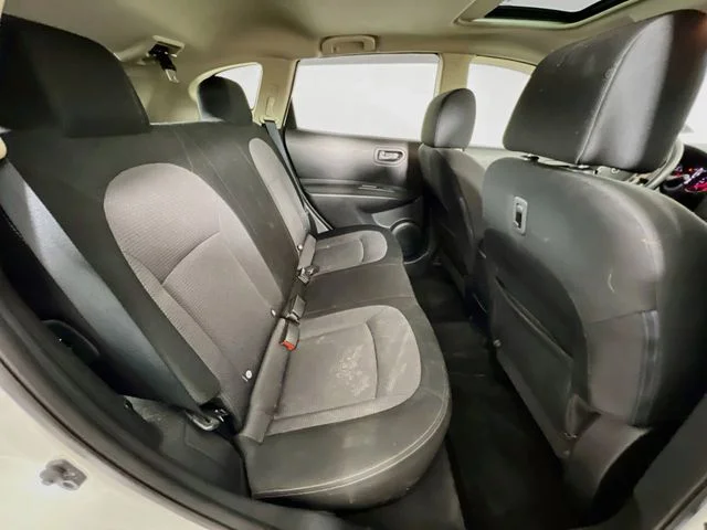 Used 2013 White Nissan SV image 38