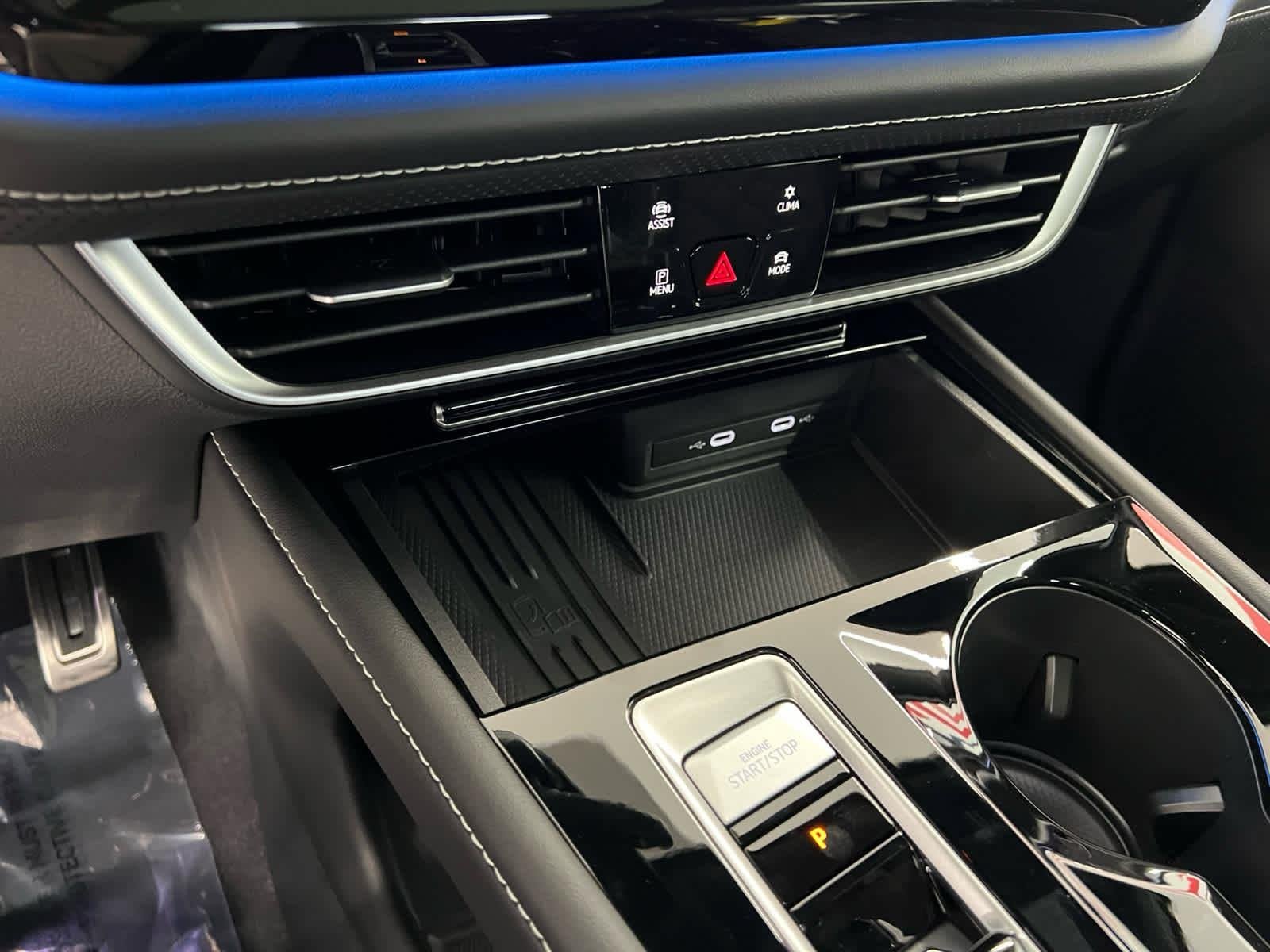 2026 Volkswagen Atlas Cross Sport SEL Premium R-LINE - Photo 17