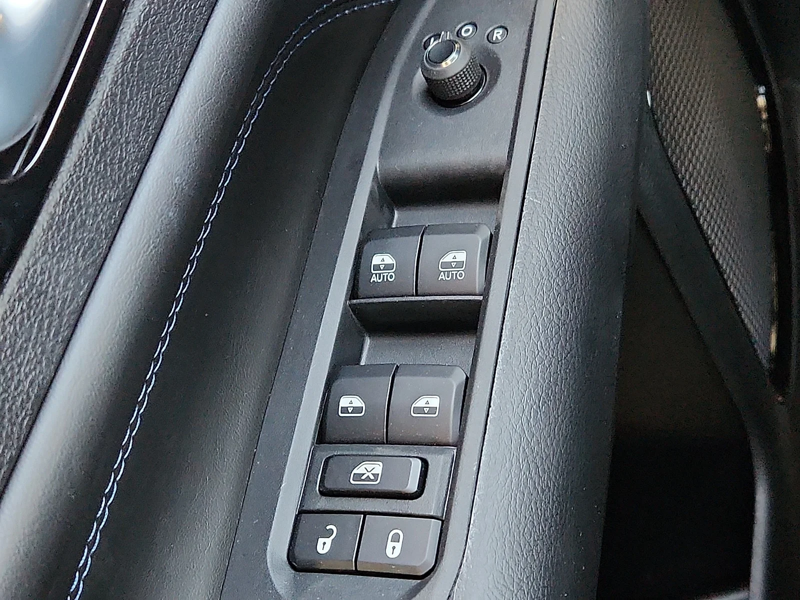 New 2026 Orange Jeep LATITUDE ALTITUDE 4X4 image 17