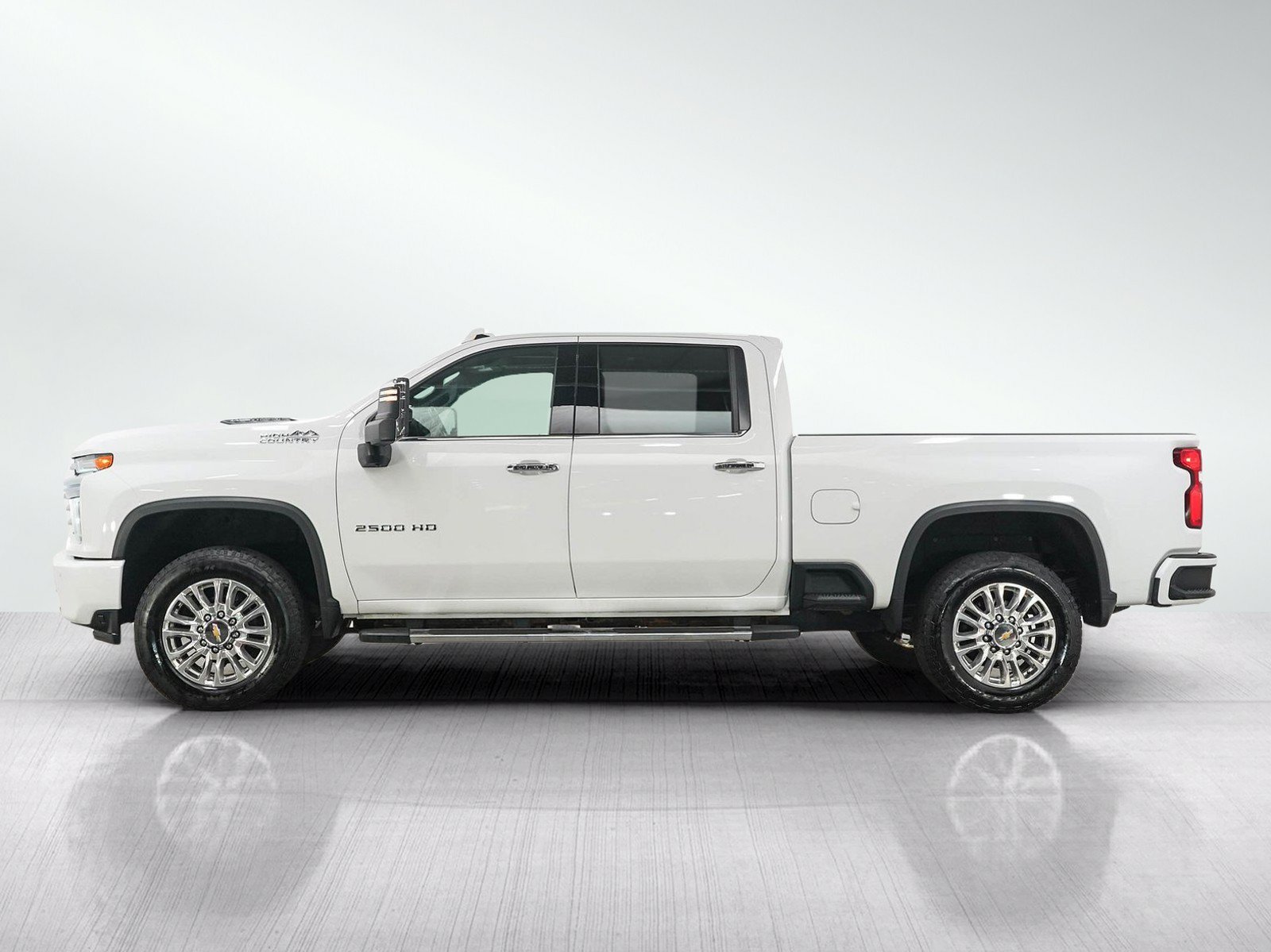 Used 2022 Chevrolet Silverado 2500HD High Country with VIN 1GC1YREY5NF350552 for sale in White Bear Lake, Minnesota