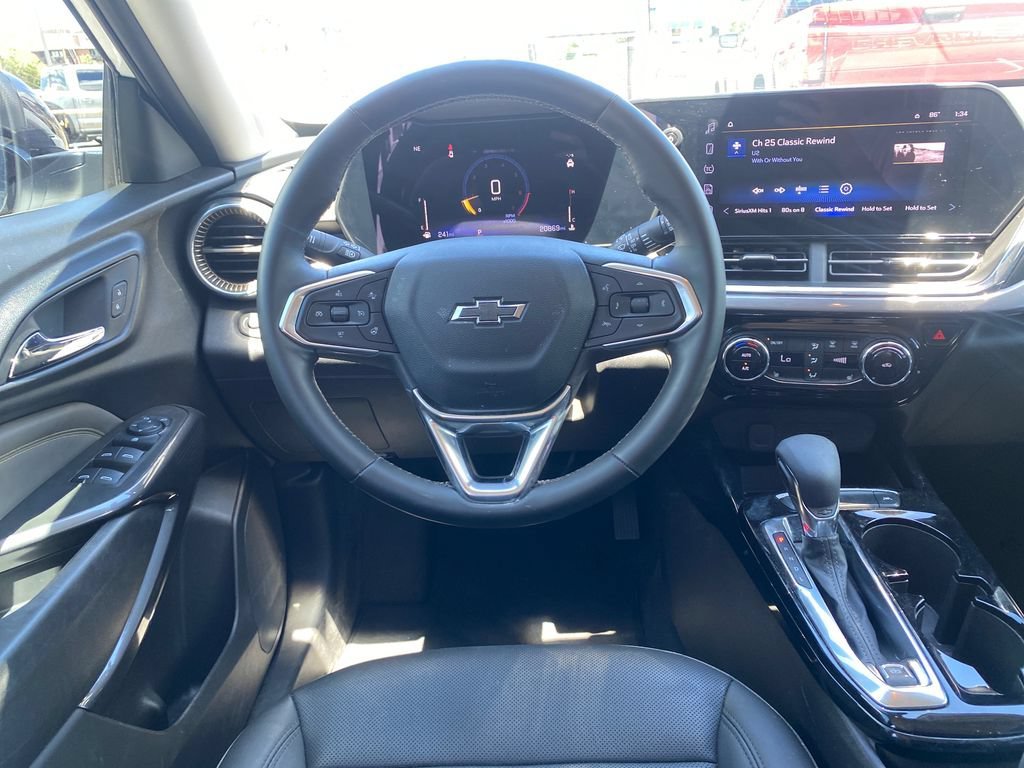 Used 2025 Summit White Chevrolet ACTIV image 13