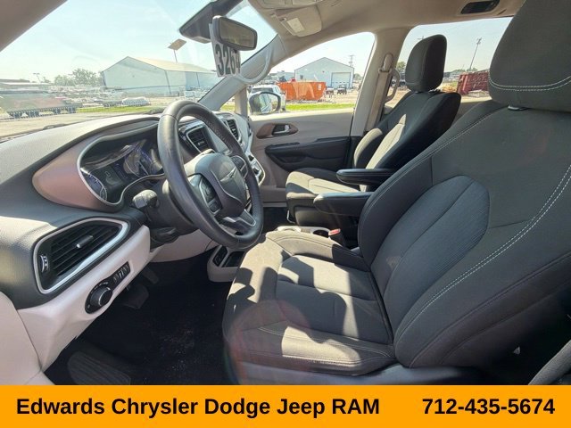 Used 2023 Black Chrysler LX image 13