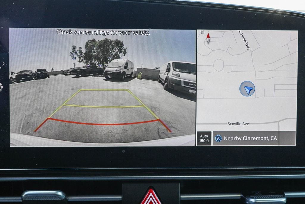 Used 2024 White Hyundai SEL image 21