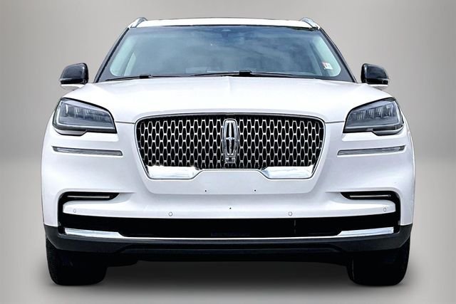 Used 2023 White Lincoln Reserve image 3