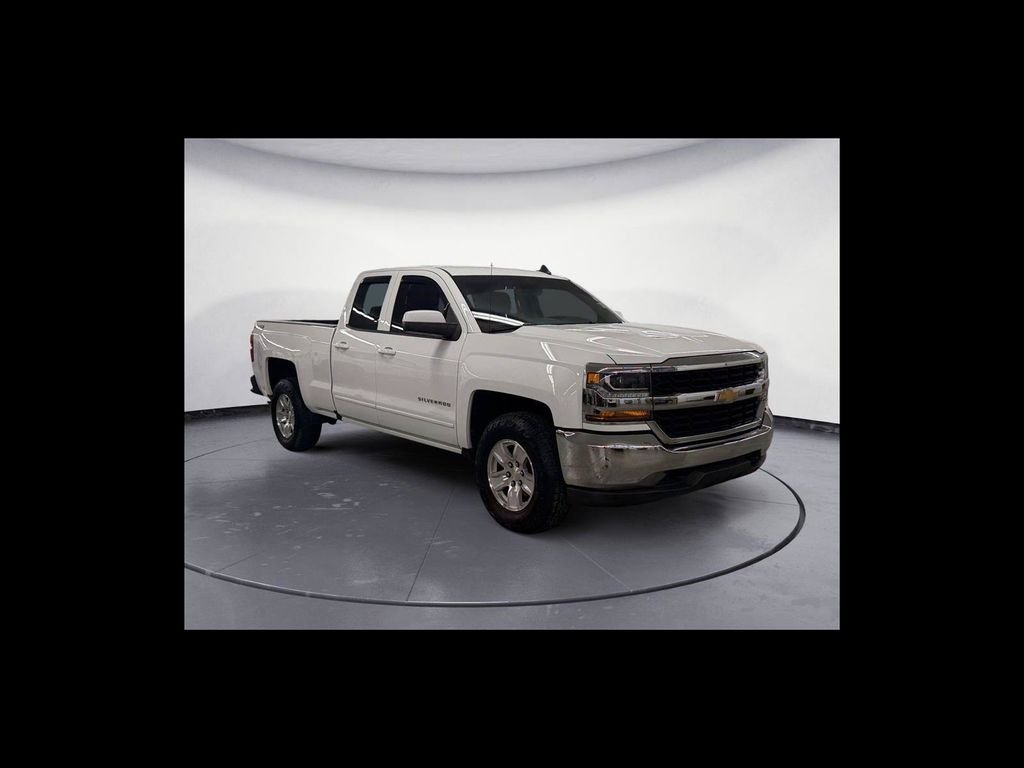Used 2019 White Chevrolet LT image 8