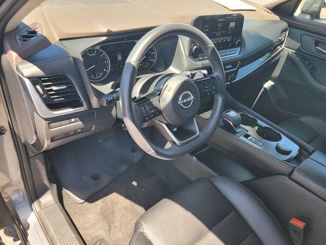 Used 2023 Gray Nissan SL image 12