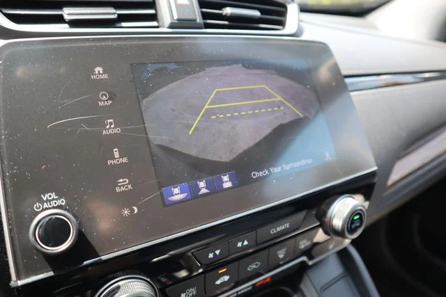 Used 2020 Lunar Silver Metallic Honda Touring image 16