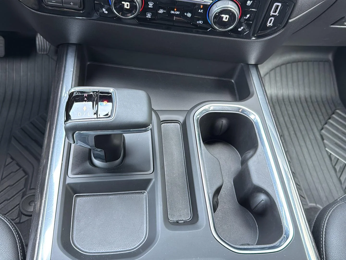 Used 2026 Polar White Tricoat Chevrolet LTZ image 23