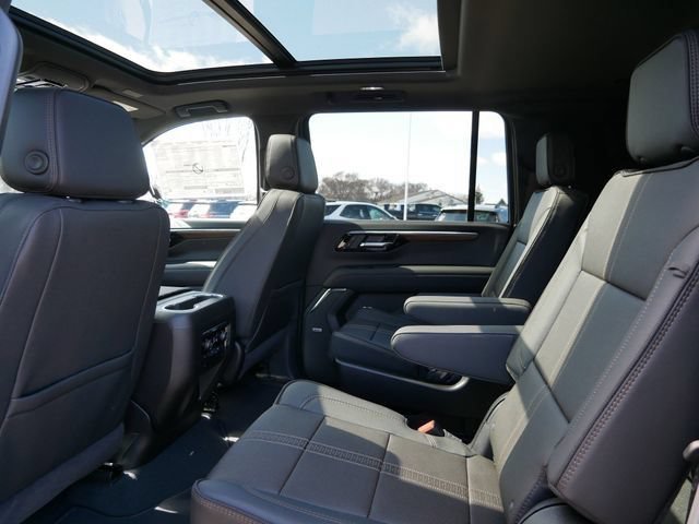 2026 Chevrolet Suburban High Country - Photo 7