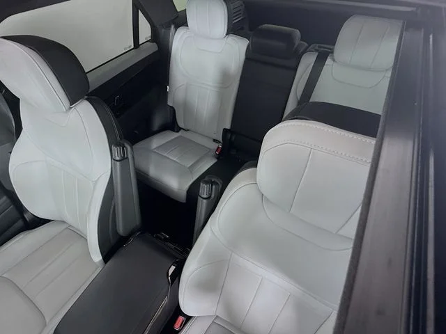 Certified Used 2024 White Land Rover Autobiography image 14