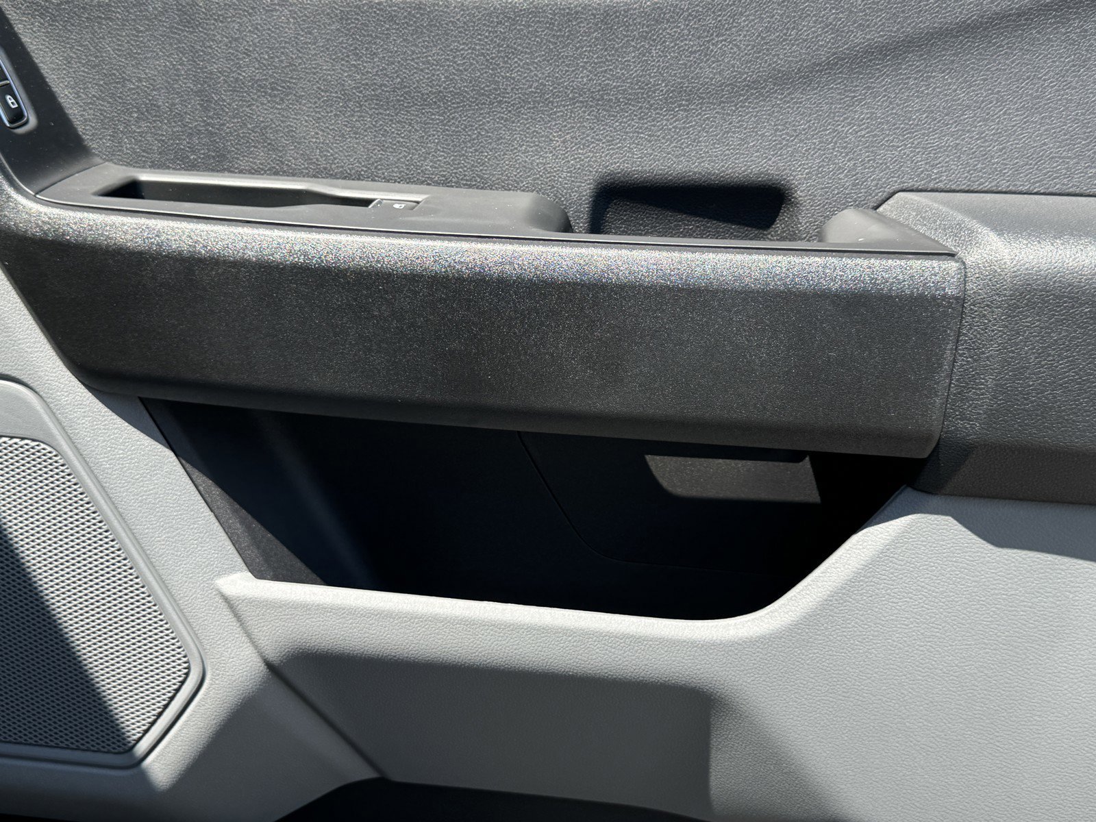 New 2024 Oxford White Ford F-350® XL image 7