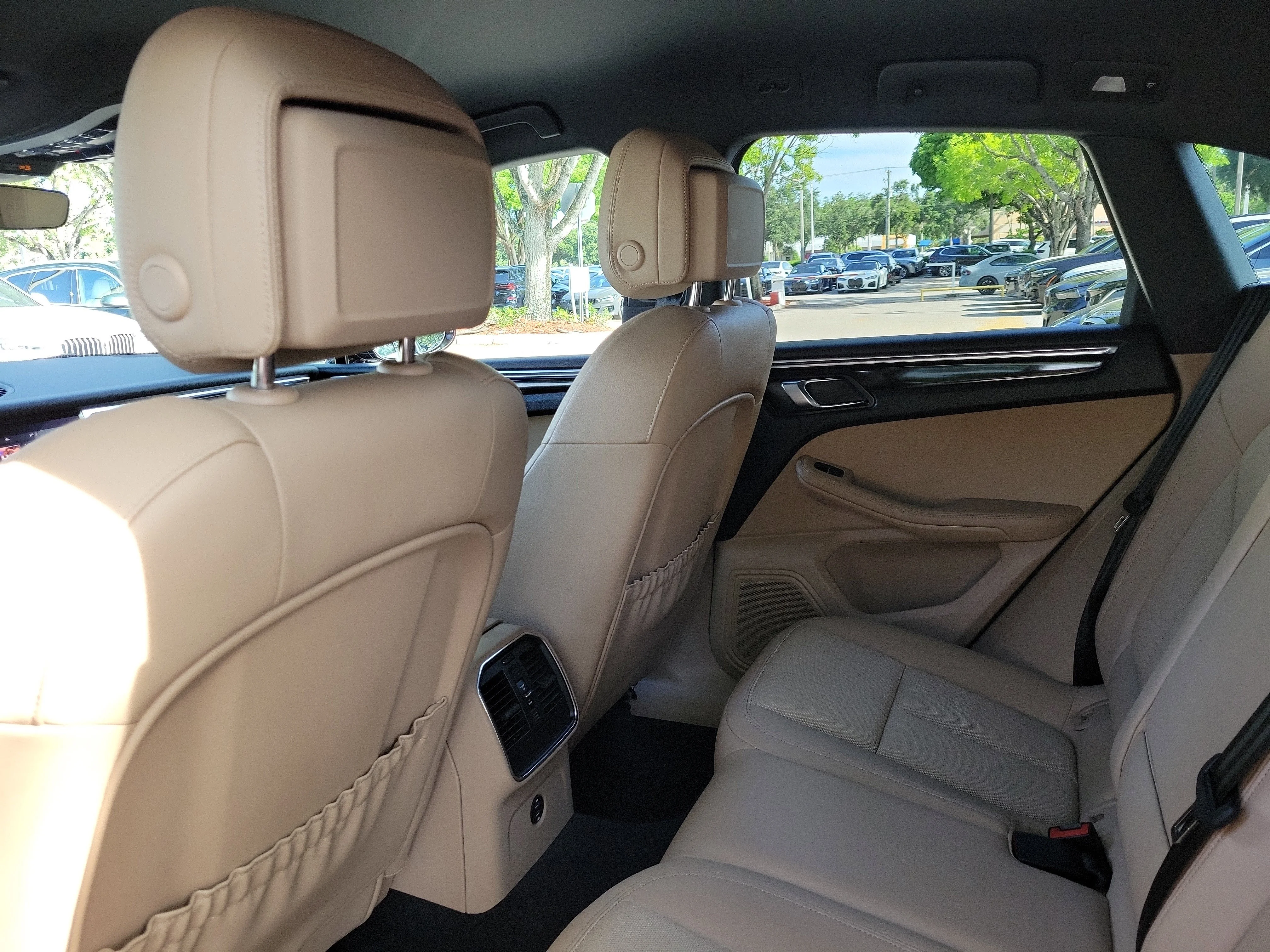 2024 Porsche Macan S - Photo 10