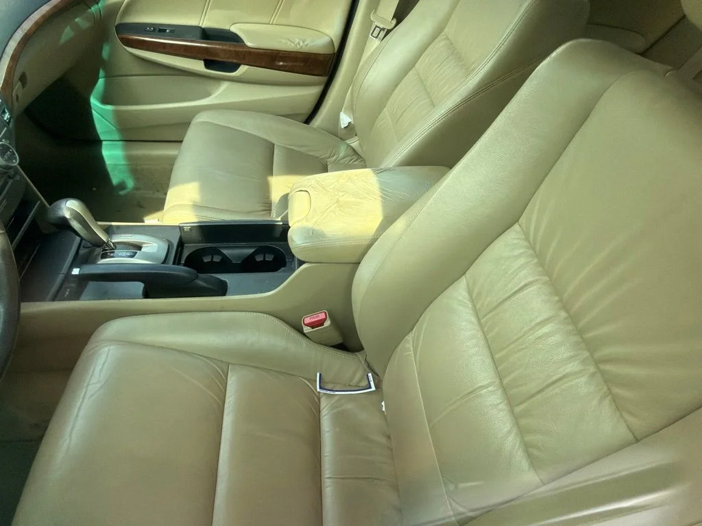 Used 2011 White Honda EX-L image 13