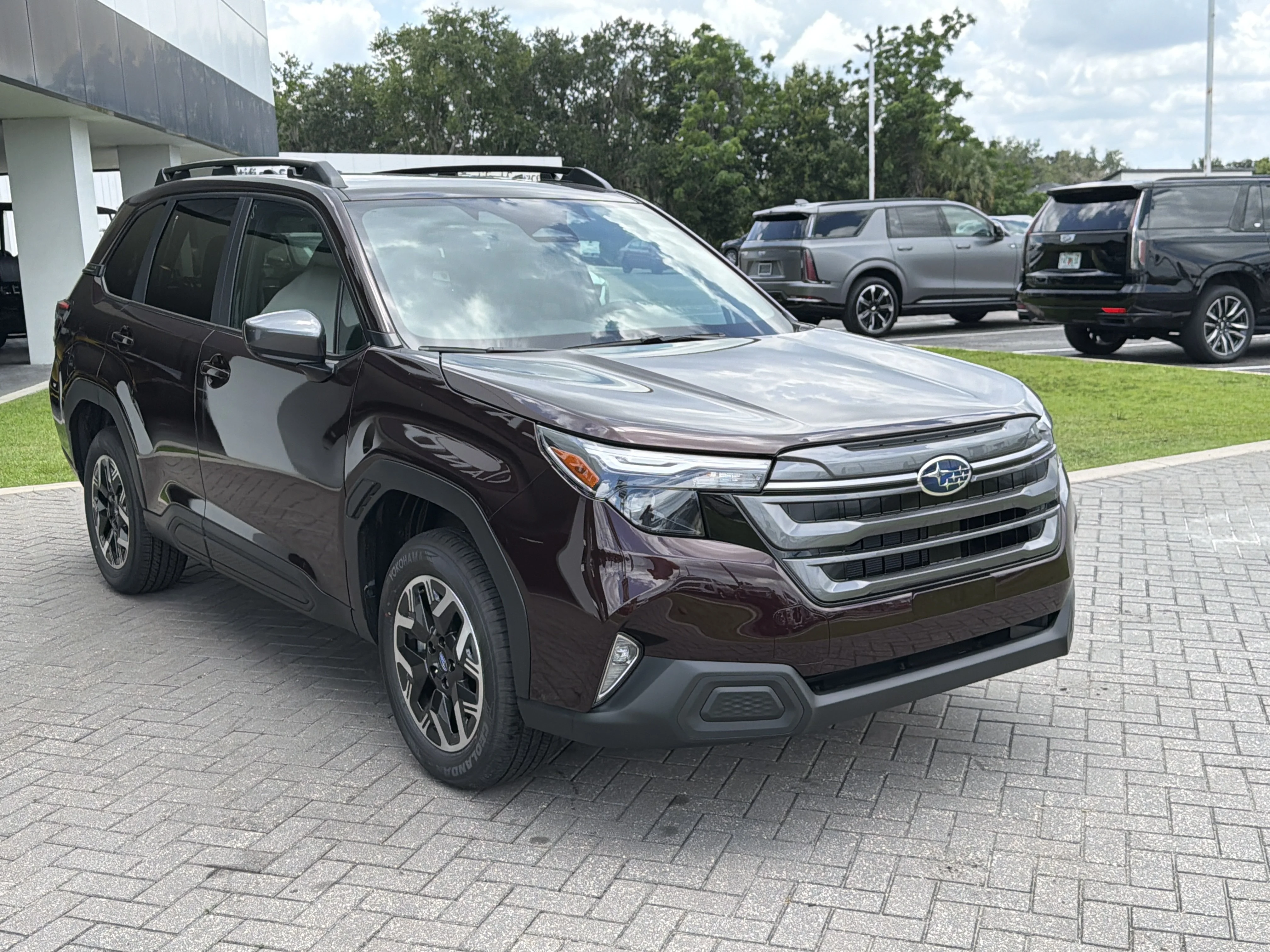 New 2026 DARK MAHOGANY PEARL Subaru Premium image 7