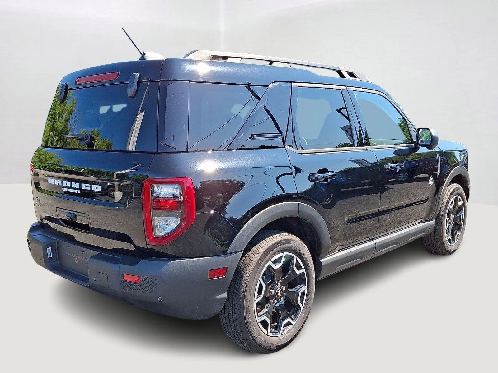 Used 2025 Shadow Black Ford Outer Banks image 6