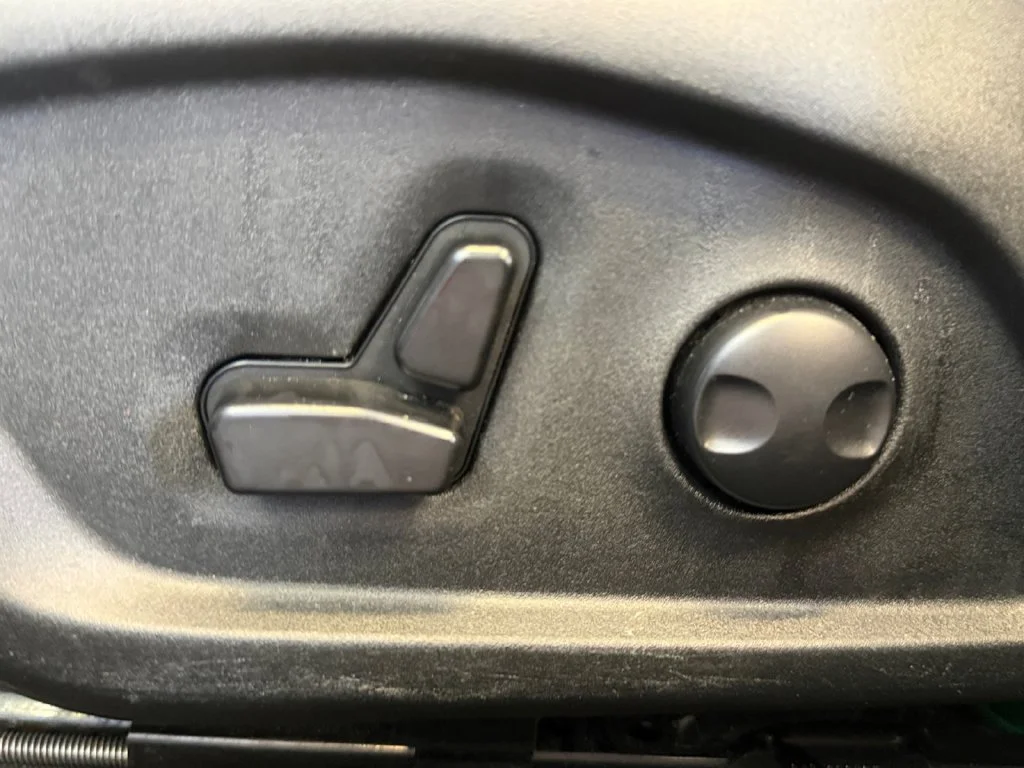 Used 2024 Gray Jeep Limited image 30