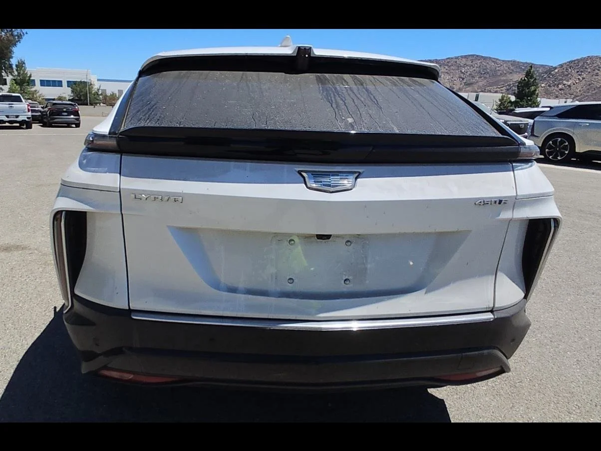 Used 2024 Crystal White Tricoat Cadillac Tech image 22