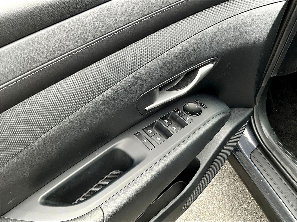 New 2026 Gray Hyundai SE FWD image 15