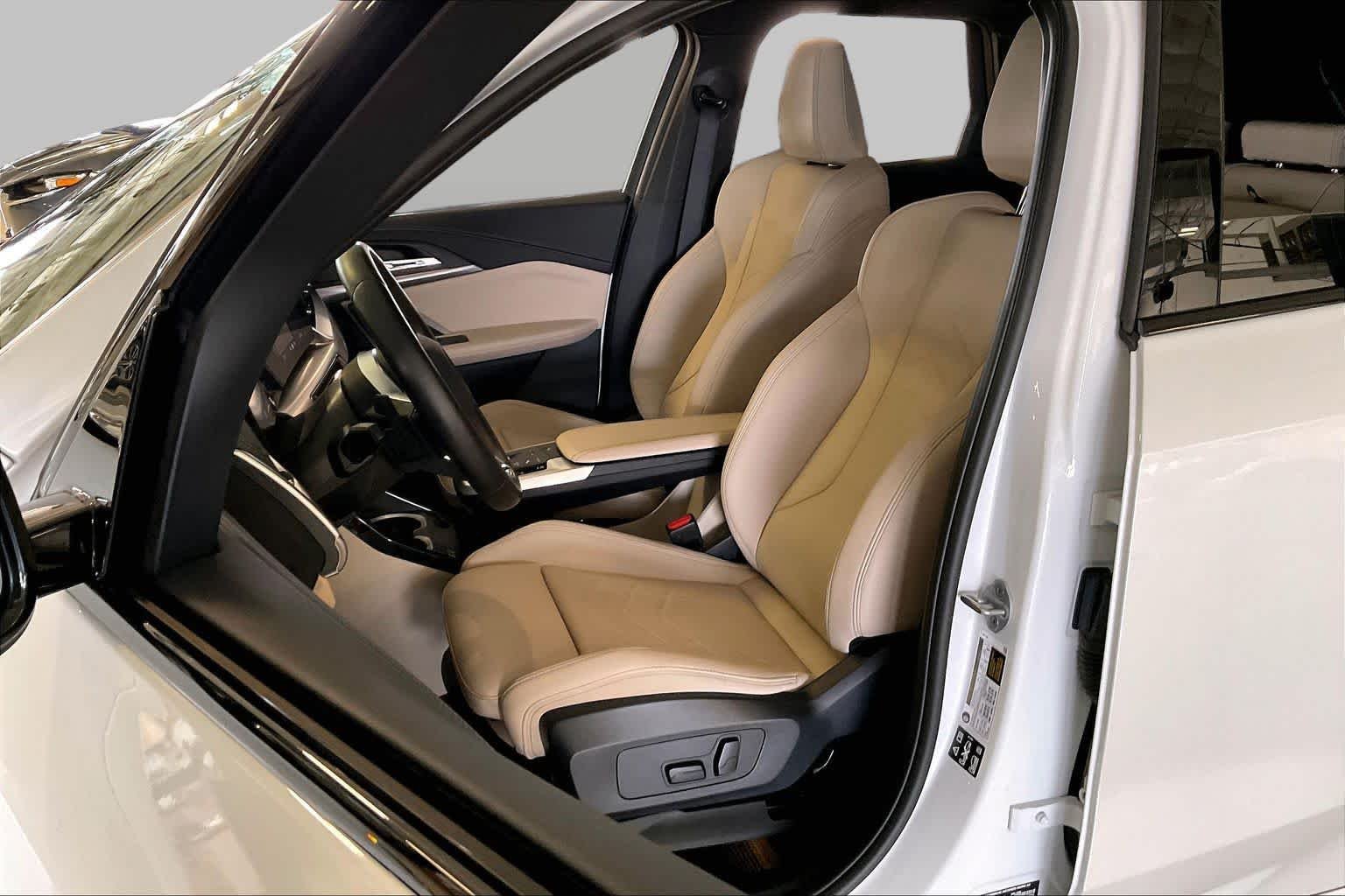 Certified Used 2025 Mineral White Metallic BMW xDrive28i image 7