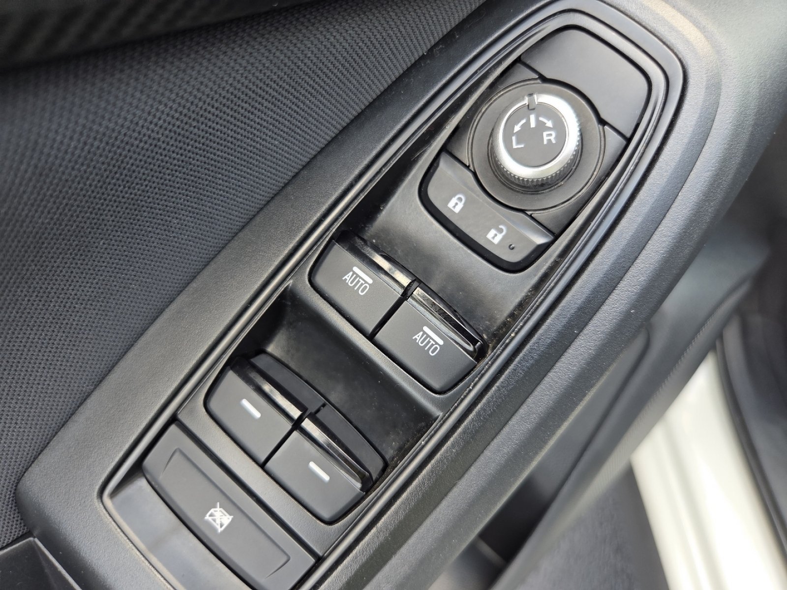 Used 2022 Crystal White Pearl Subaru Premium image 30