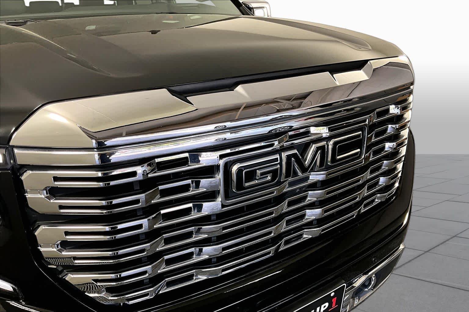 Used 2024 Onyx Black GMC Denali image 28