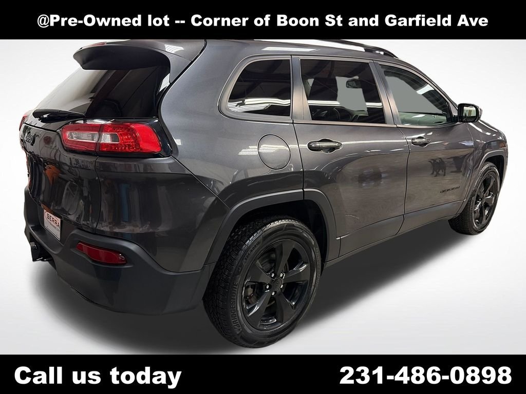 Used 2016 Gray Jeep Altitude image 12
