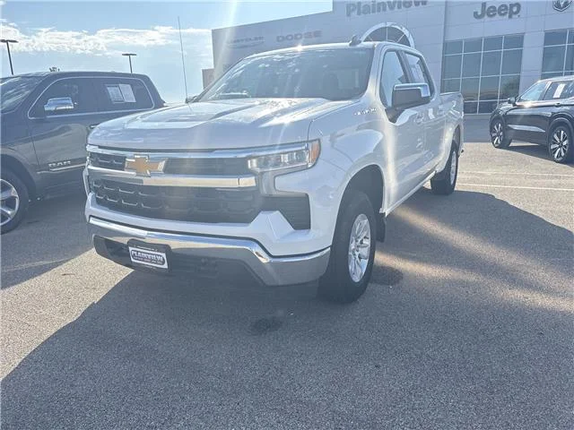 Used 2025 Summit White Chevrolet LT w/1LT 4x4 Crew Cab 5.75 ft. box 147.4 in. WB image 3