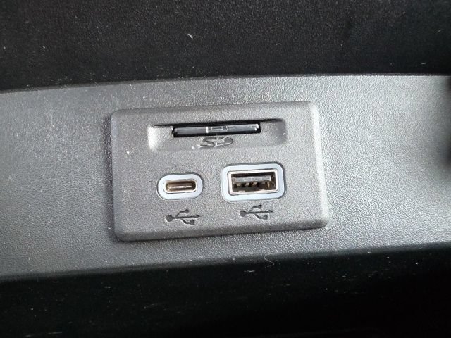 2021 GMC Yukon XL AT4 - Photo 28