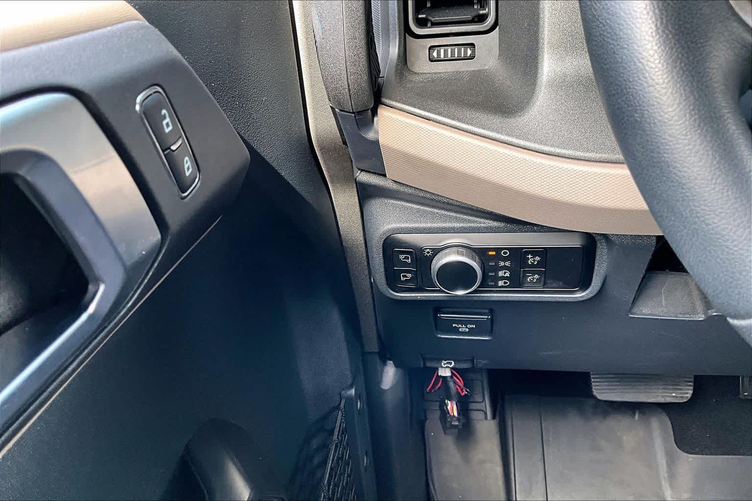 Used 2024 Carbonized Gray Metallic Ford Wildtrak image 32