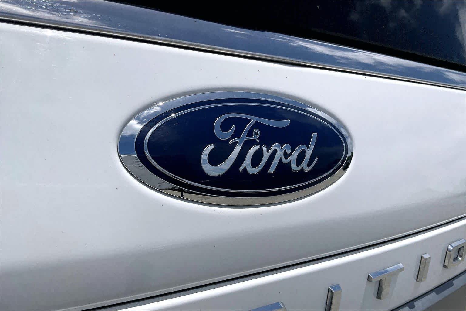 Used 2024 Oxford White Ford XLT image 29