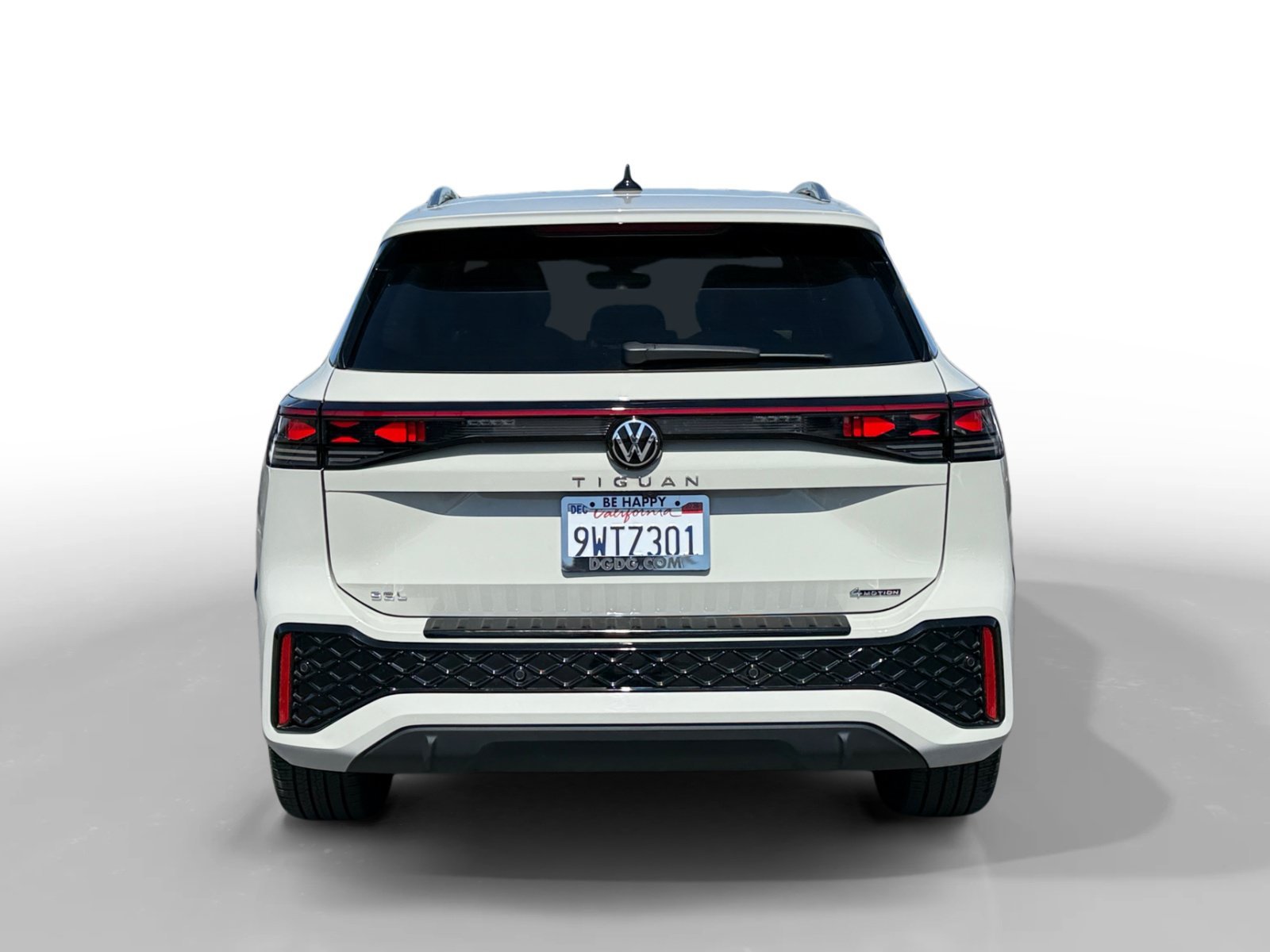 Certified Used 2025 Sandstone Volkswagen 2.0T SEL R-Line image 4