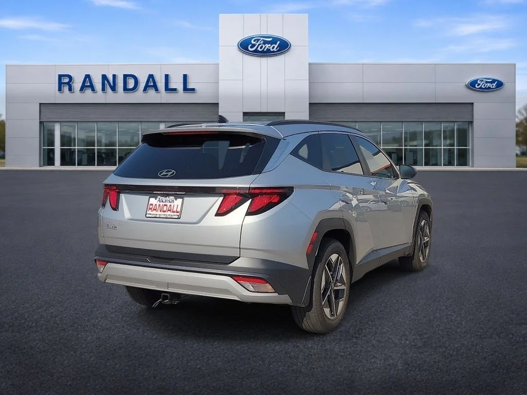 Used 2025 Shimmering Silver Hyundai SEL image 5