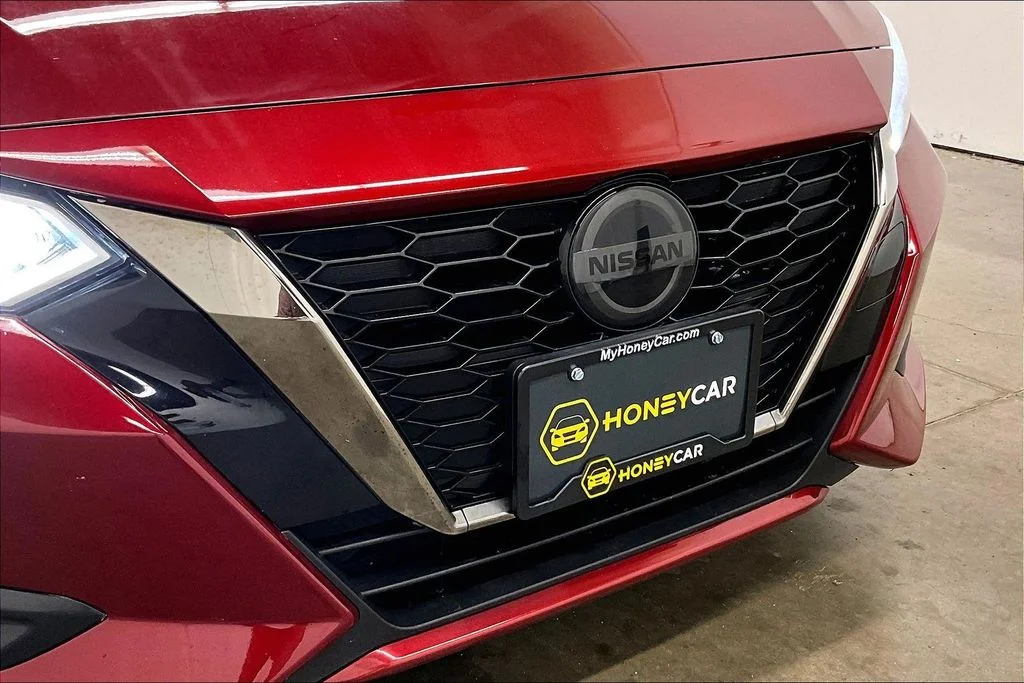 Used 2023 Red Nissan SR image 31