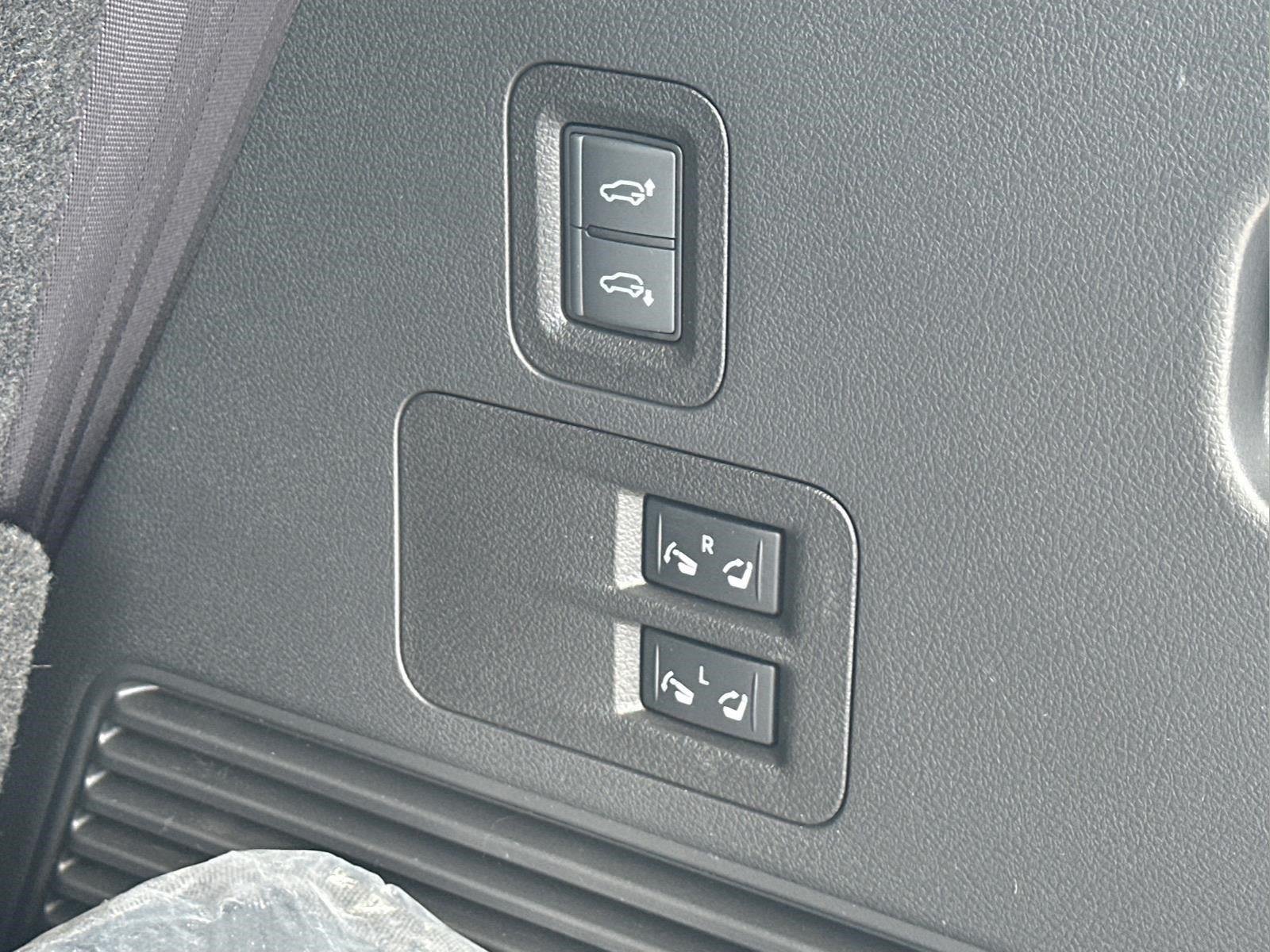 New 2026 BLACK OBSIDIAN INFINITI Luxe 4WD image 6