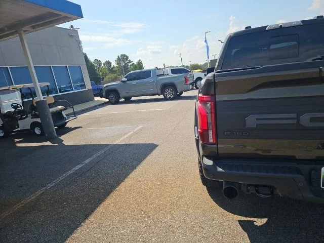 Used 2025 Green Ford Raptor image 6