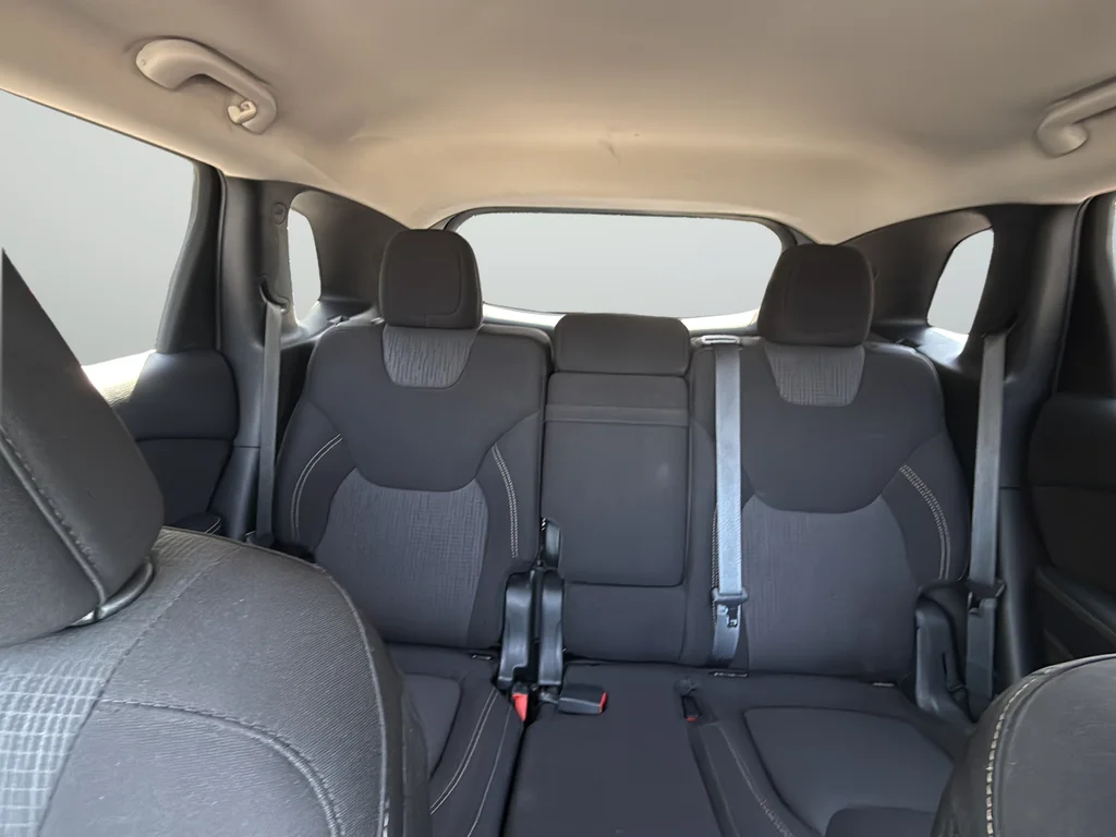 Used 2017 Red Jeep Latitude image 29