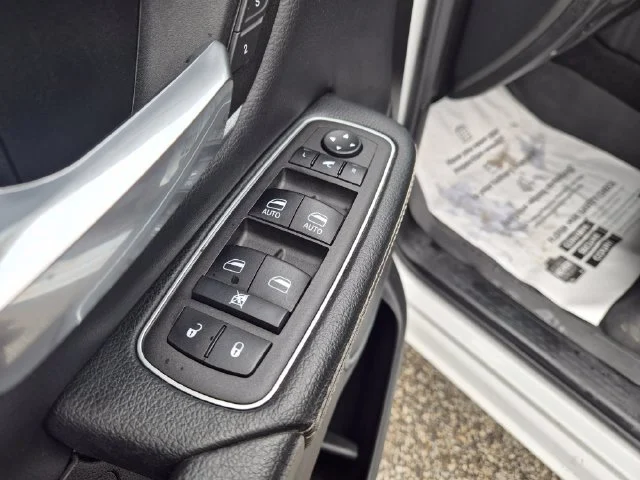 Used 2023 White Ram Laramie image 13