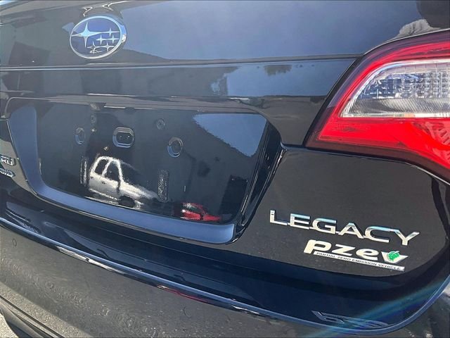 Used 2017 Black Subaru 2.5i image 8