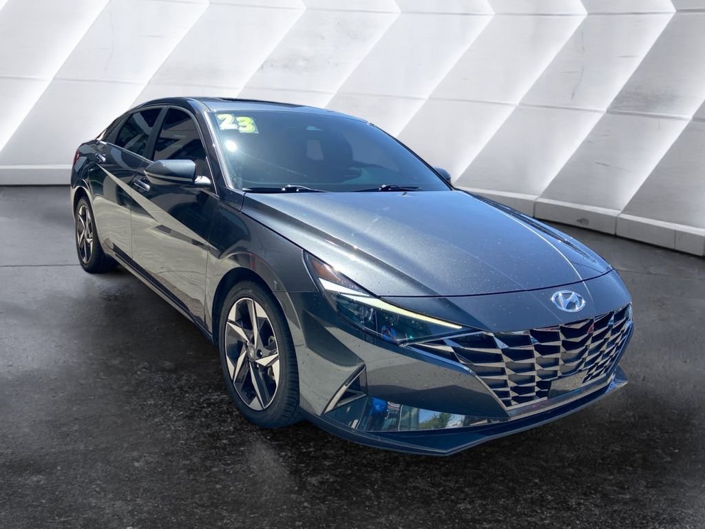 2023 Hyundai Elantra Limited FWD