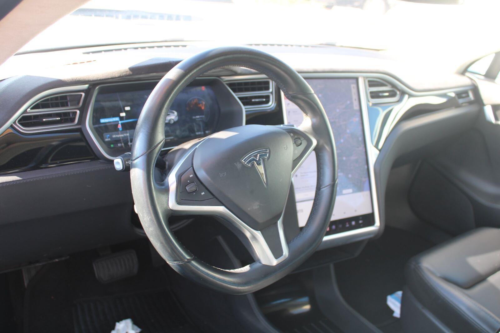 Used 2015 Midnight Silver Metallic Tesla 70D image 8