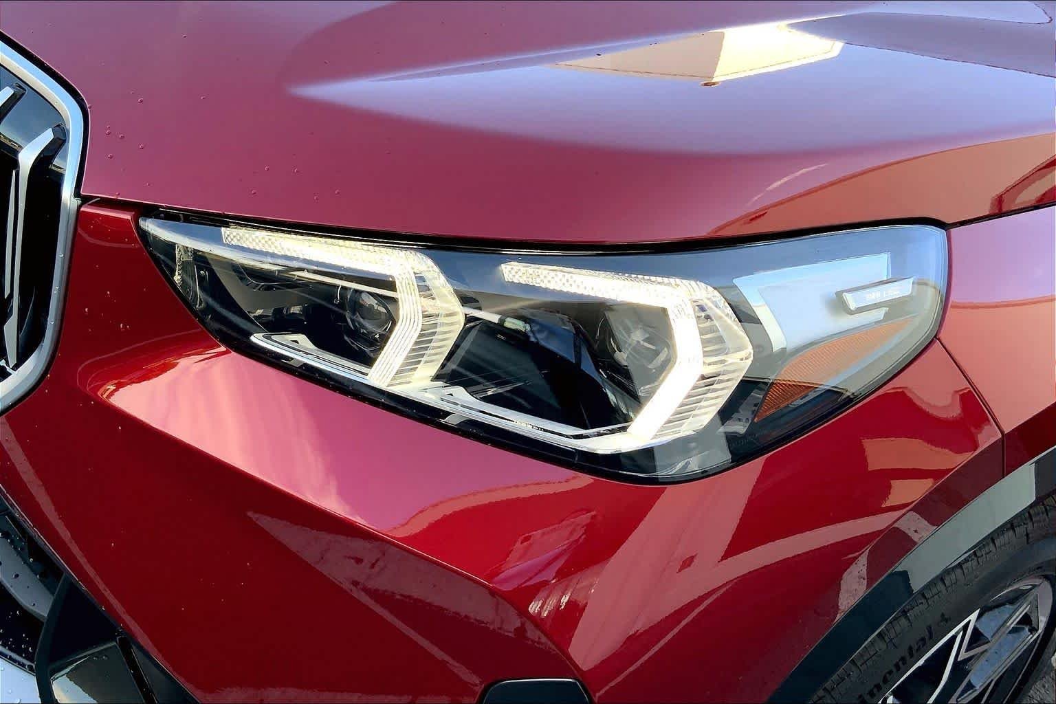 New 2026 Vegas Red Metallic BMW xDrive28i image 14