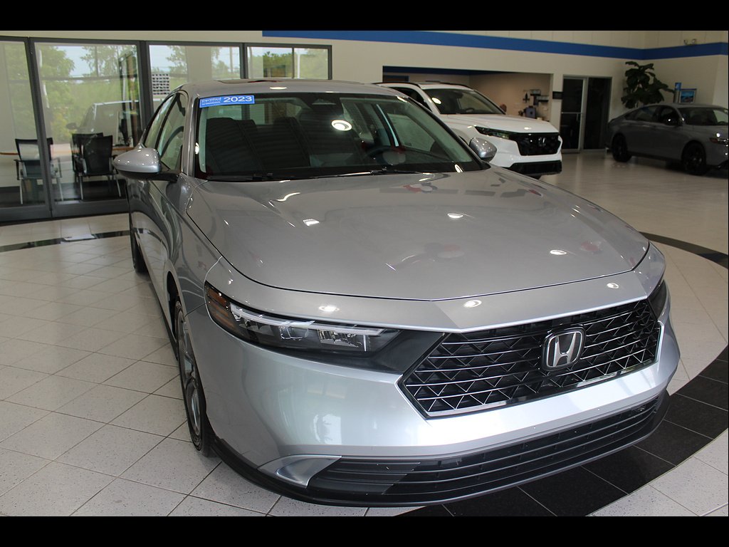 Certified Used 2023 Lunar Silver Metallic Honda 1.5T EX BD image 3