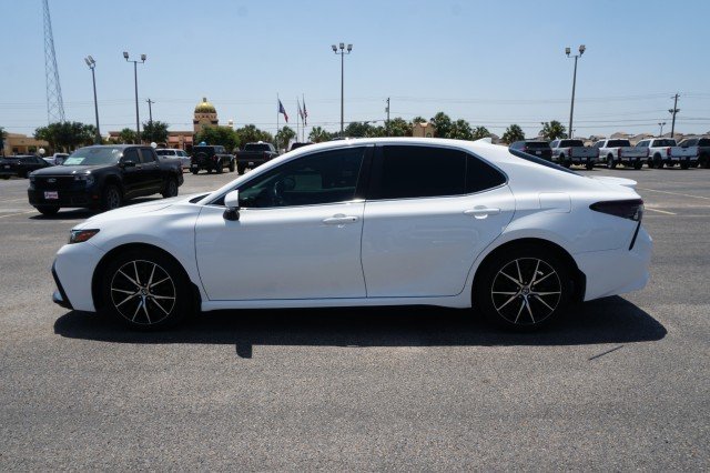 Used 2024  Toyota SE image 9