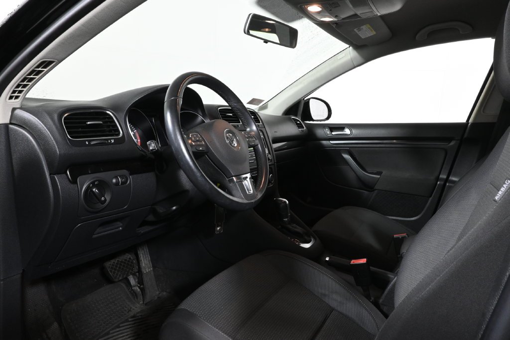 Used 2013 Black Volkswagen 2.5L S image 4