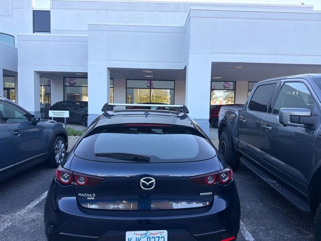 Used 2020 Blue Mazda Preferred image 3