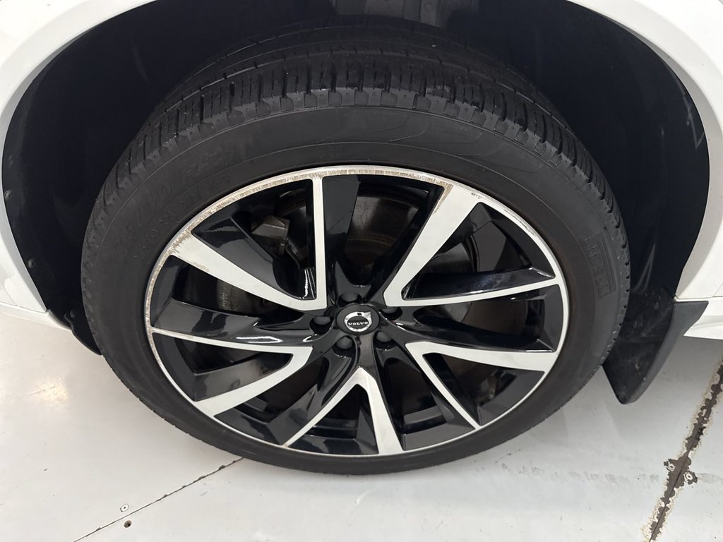 Used 2019 Crystal White Pearl Volvo T8 Inscription image 35