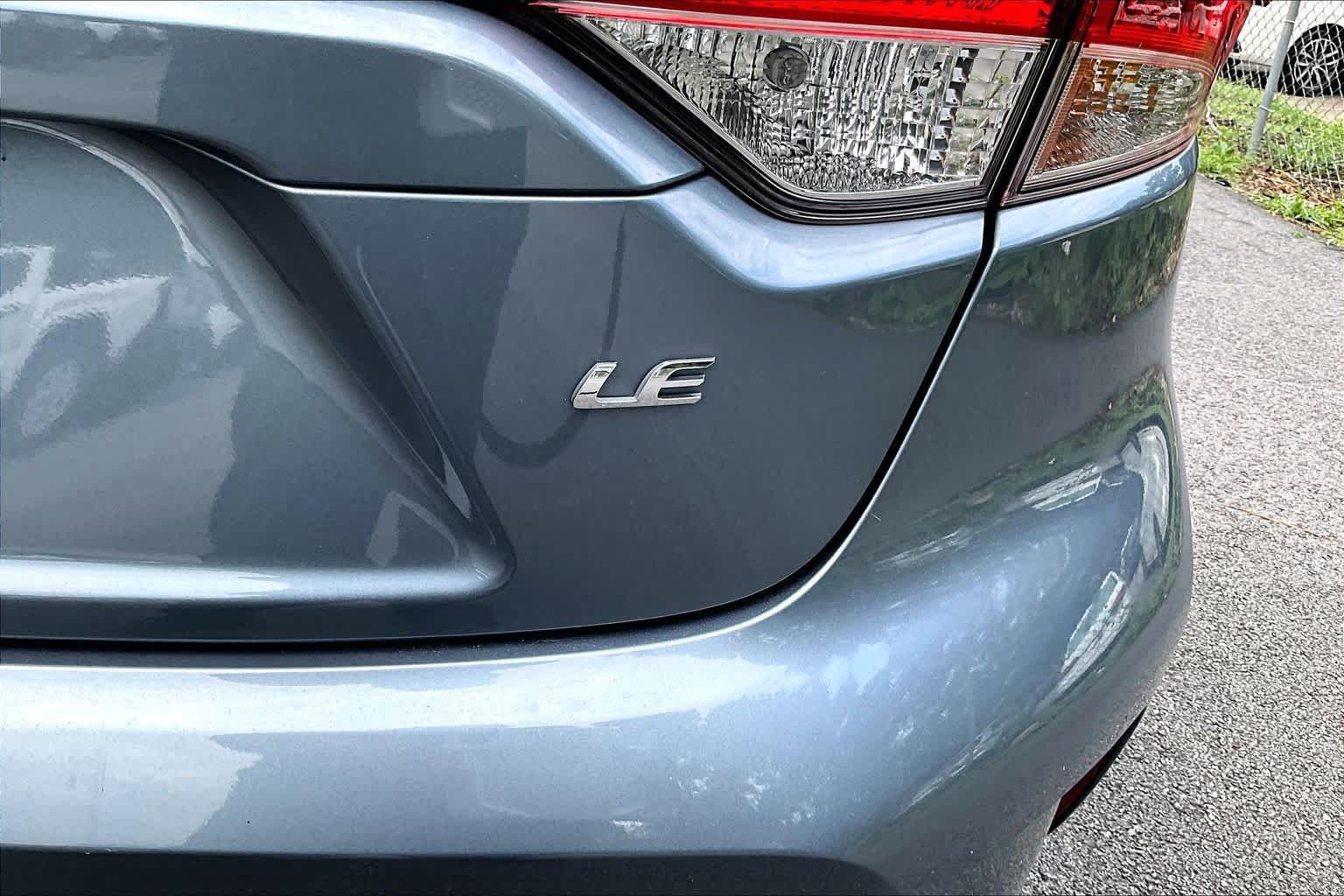 Used 2022 Celestite Toyota LE image 10