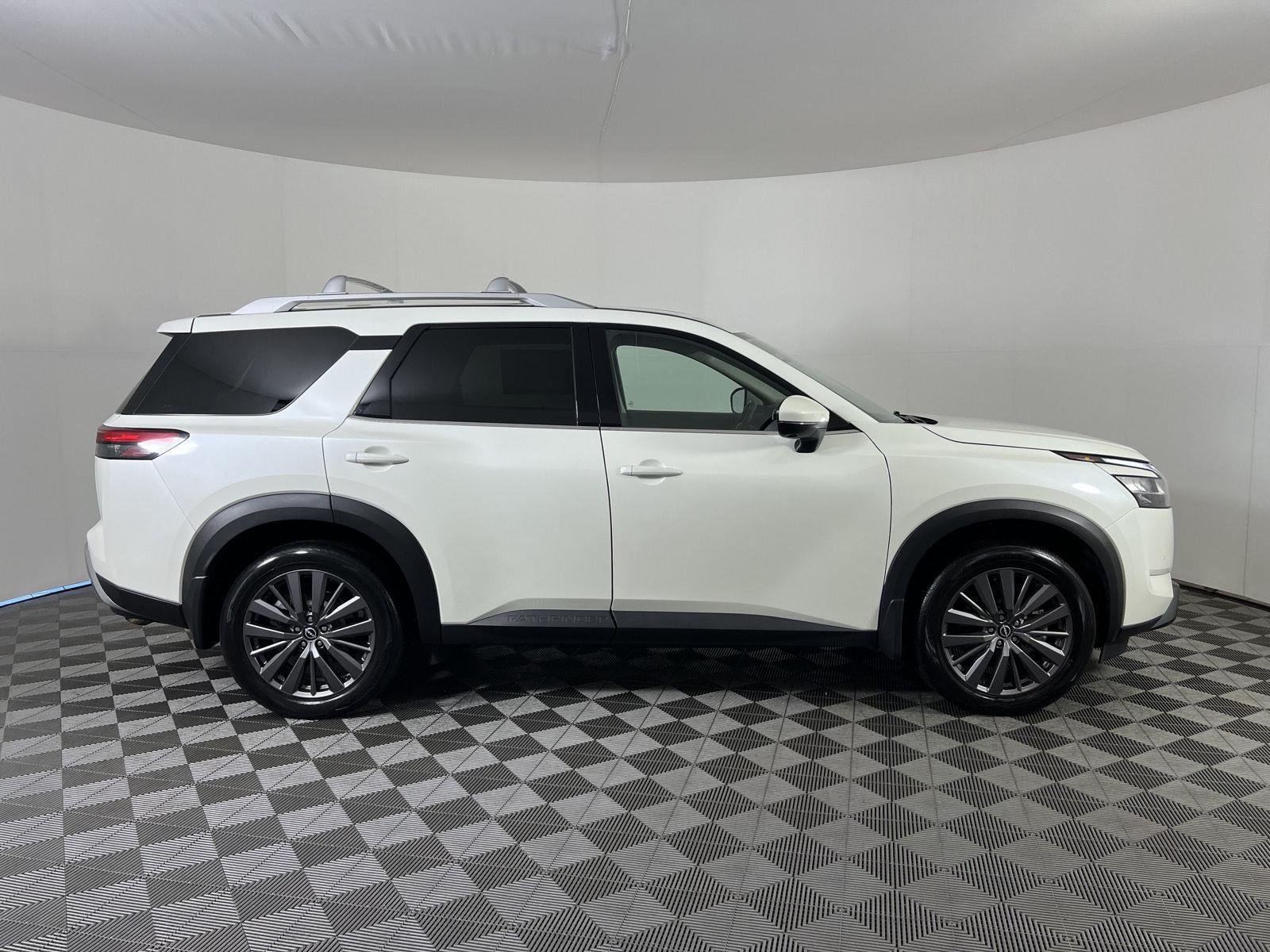 Used 2023 Pearl White Tricoat Nissan SL image 2